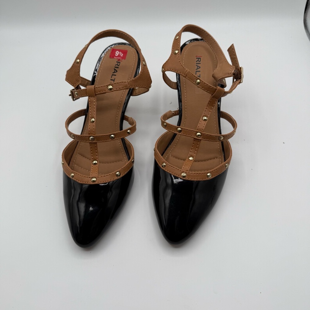 Realto Women's 9.5 Black Nude Patent Buckle Heels Round Toe New in Box